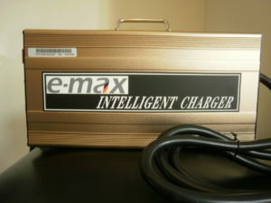 E-max Charger 48V 20A 110VAC with US wall connector